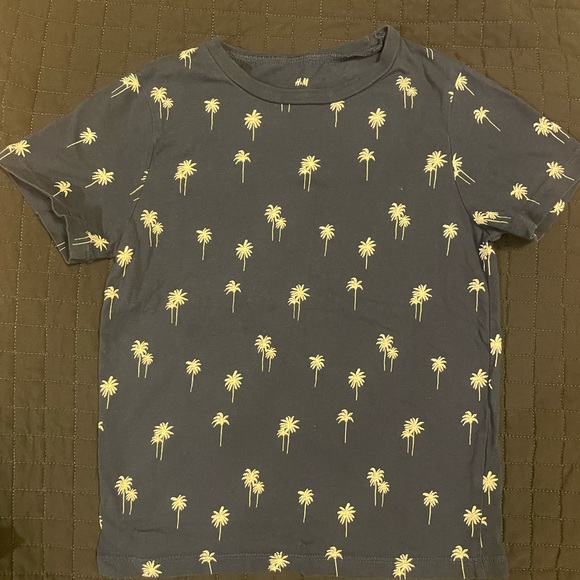 H&M boys T-Shirt BUNDLE size 6-8 - Picture 2 of 5
